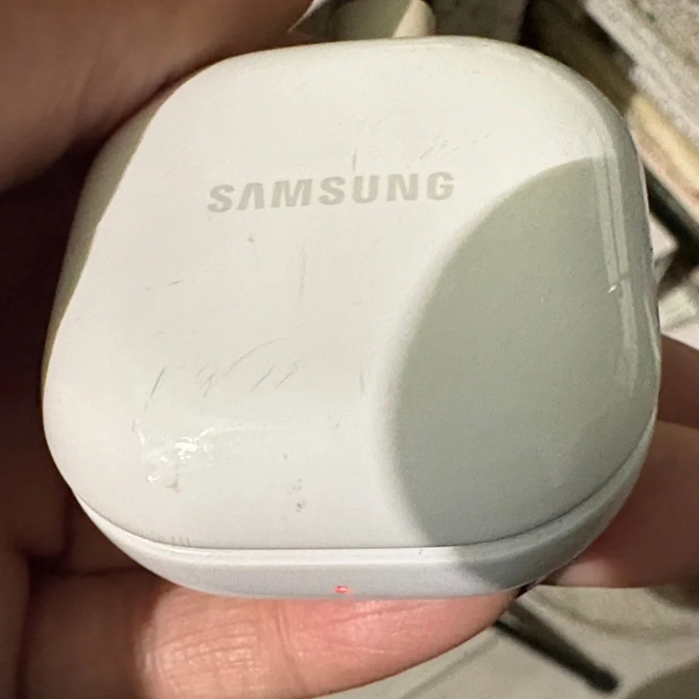 Samsung White Earbud Headphones